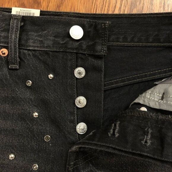 NEW Levi’s Black Embellished Wedgie Shorts 25 - Picture 5 of 7
